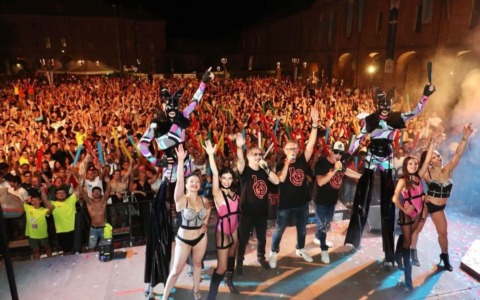 I Just4Deejays in lizza per i Dance Music Awards 2025