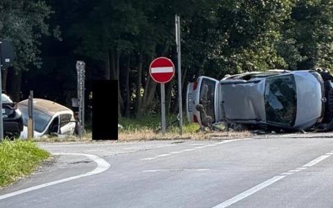 Incidente tra auto all’incrocio di Loranzè e Colleretto Giacosa