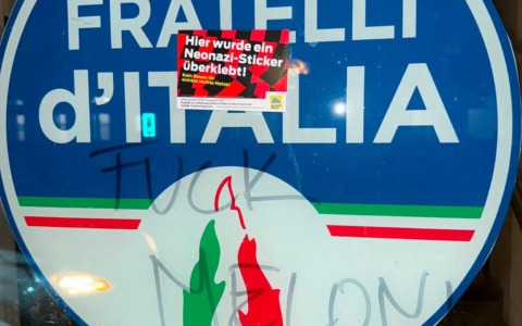 Atti vandalici contro la sede di FdI a Ivrea