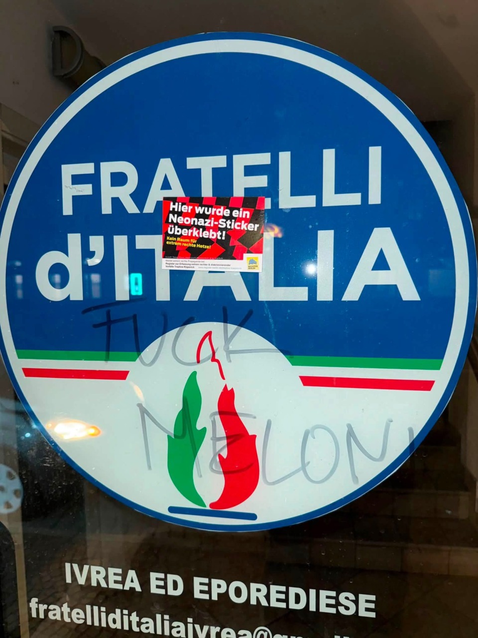 Atti vandalici contro la sede di FdI a Ivrea